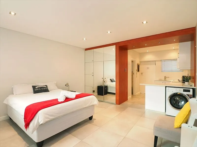 Sandringham Bachelor Beach Road Bloubergstrand 0*,  Νότια Αφρική