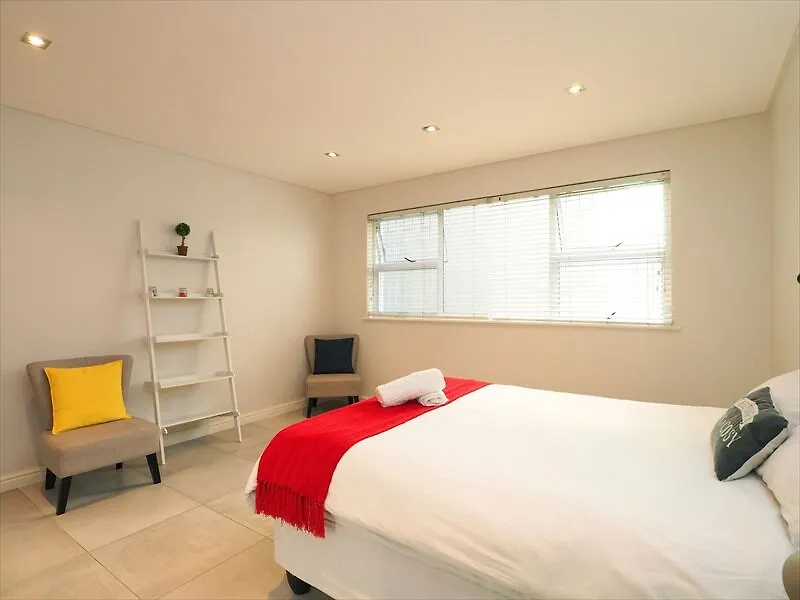 Sandringham Bachelor Beach Road Bloubergstrand